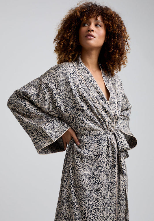 Corina Hidden Leopard Robe in Cream