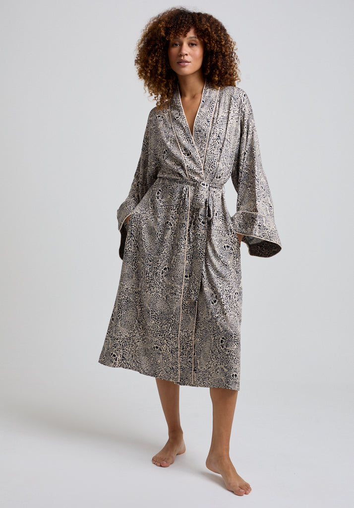 Corina Hidden Leopard Robe in Cream