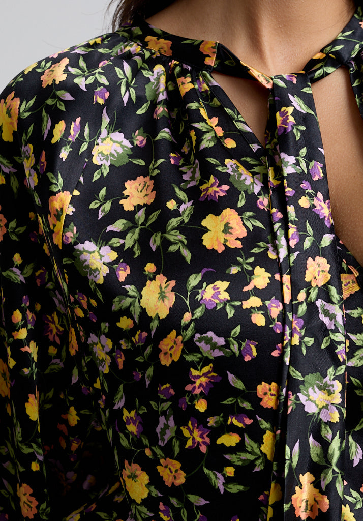 Floral Printed Blouse with Long sleeve and neck tie detail 