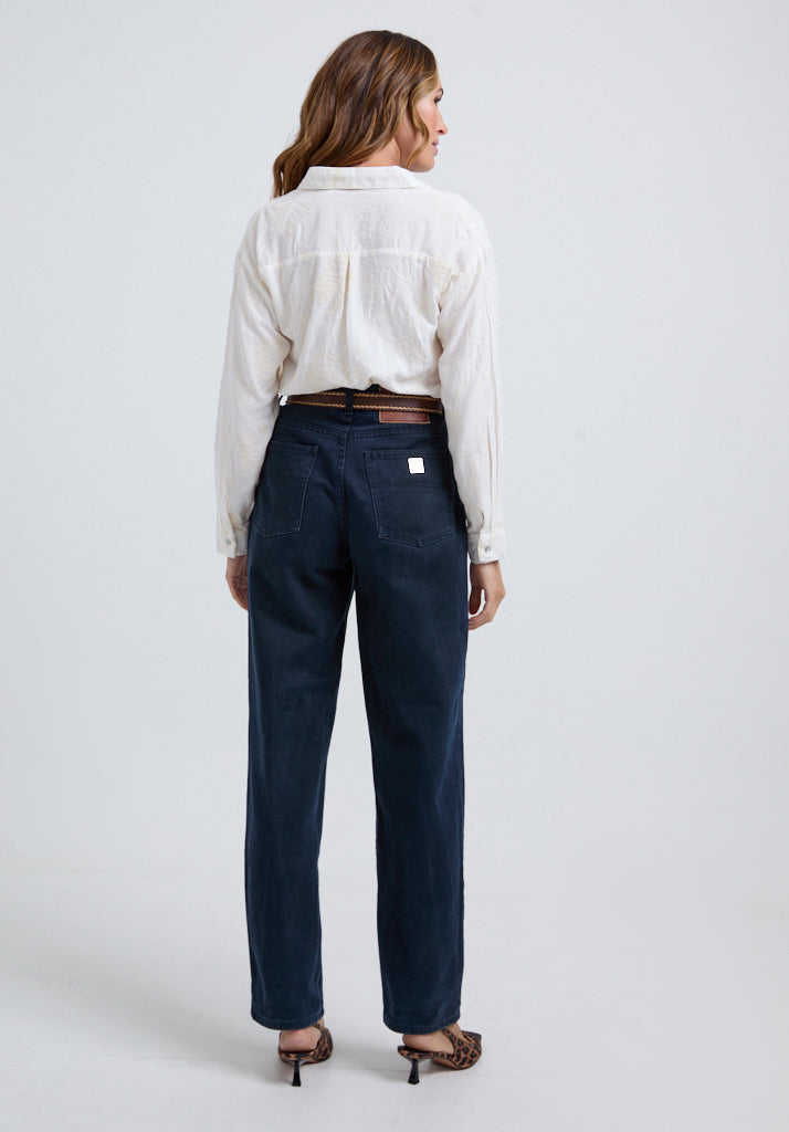 Sara Embroidered Shirt In White