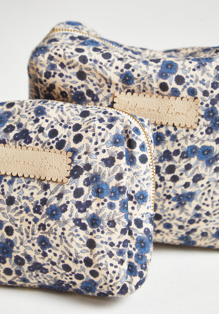 Vintage print wash bag in blue