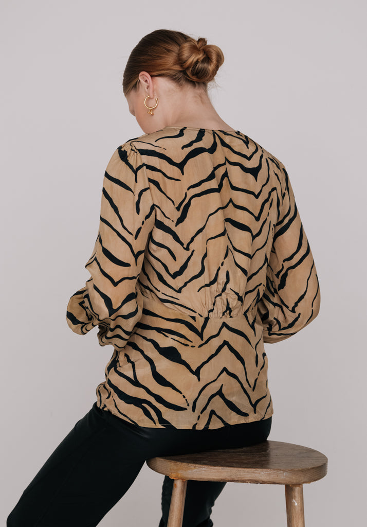 Emmy Tiger Blouse in Brown